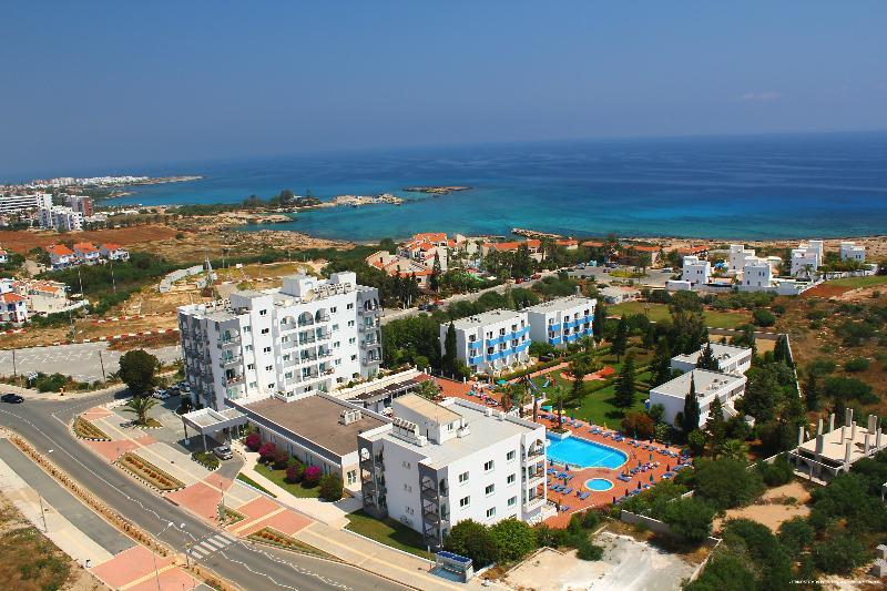 Paramount Hotel Apartments Protaras Bagian luar foto