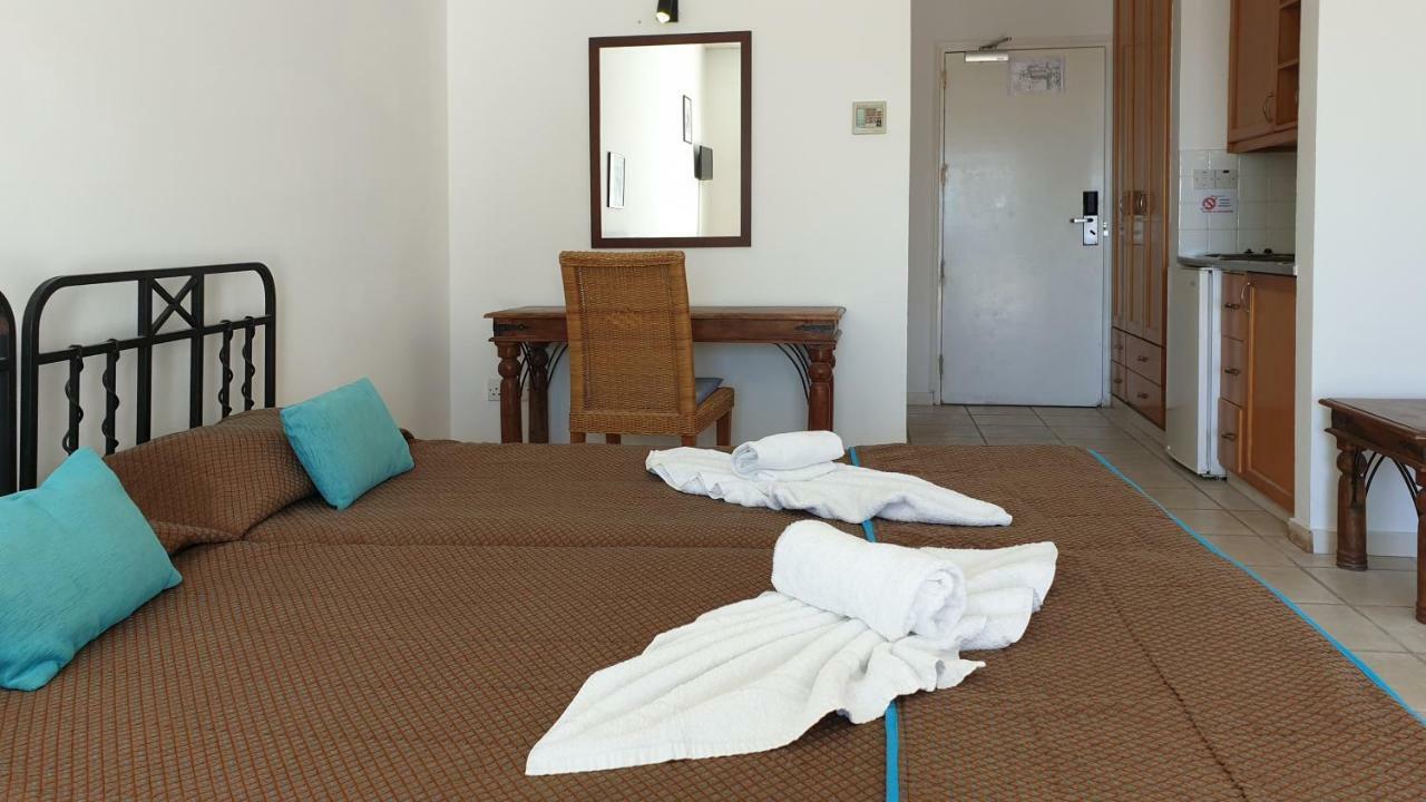 Paramount Hotel Apartments Protaras Bagian luar foto