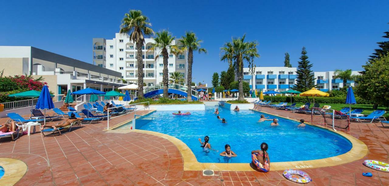 Paramount Hotel Apartments Protaras Bagian luar foto