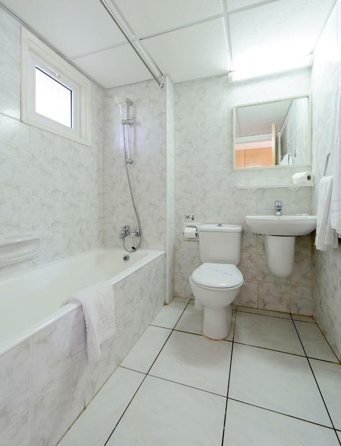Paramount Hotel Apartments Protaras Bagian luar foto
