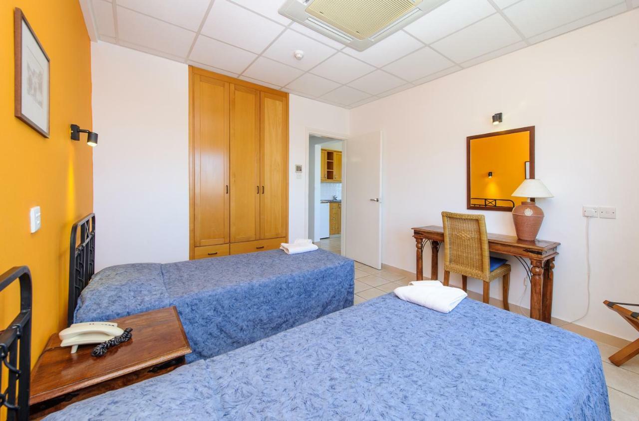 Paramount Hotel Apartments Protaras Bagian luar foto