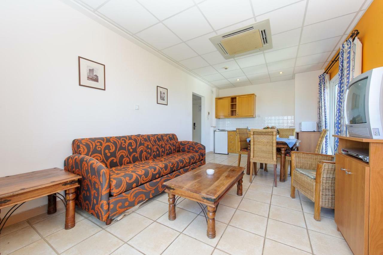 Paramount Hotel Apartments Protaras Bagian luar foto