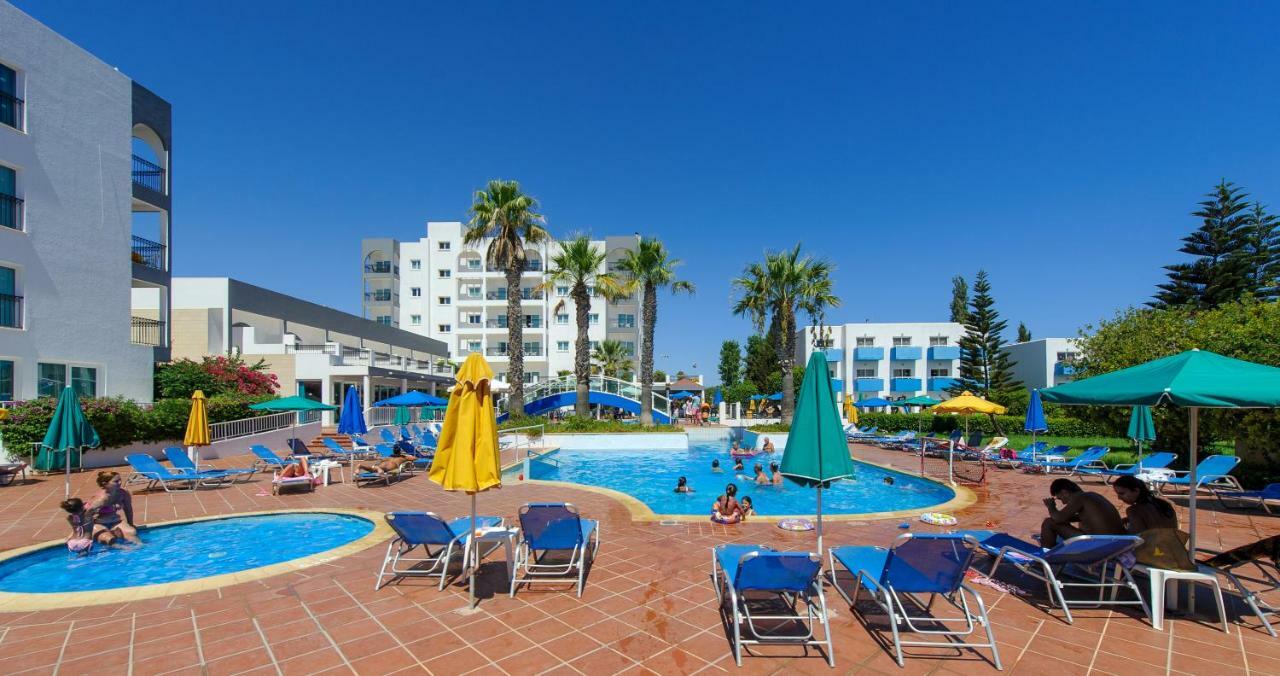 Paramount Hotel Apartments Protaras Bagian luar foto