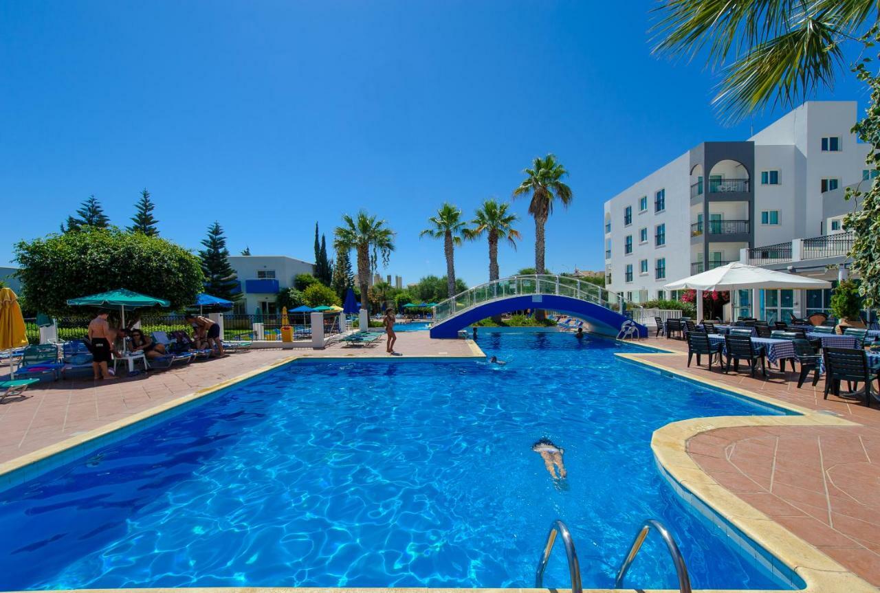 Paramount Hotel Apartments Protaras Bagian luar foto