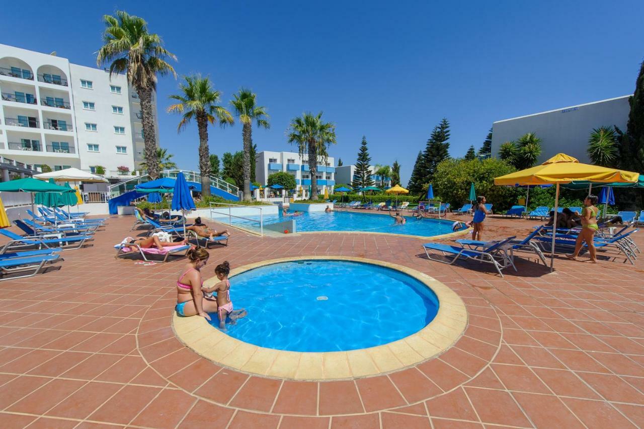 Paramount Hotel Apartments Protaras Bagian luar foto